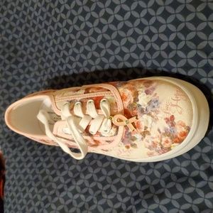 Never worn Bradford exchange breast cancer awareness shoes